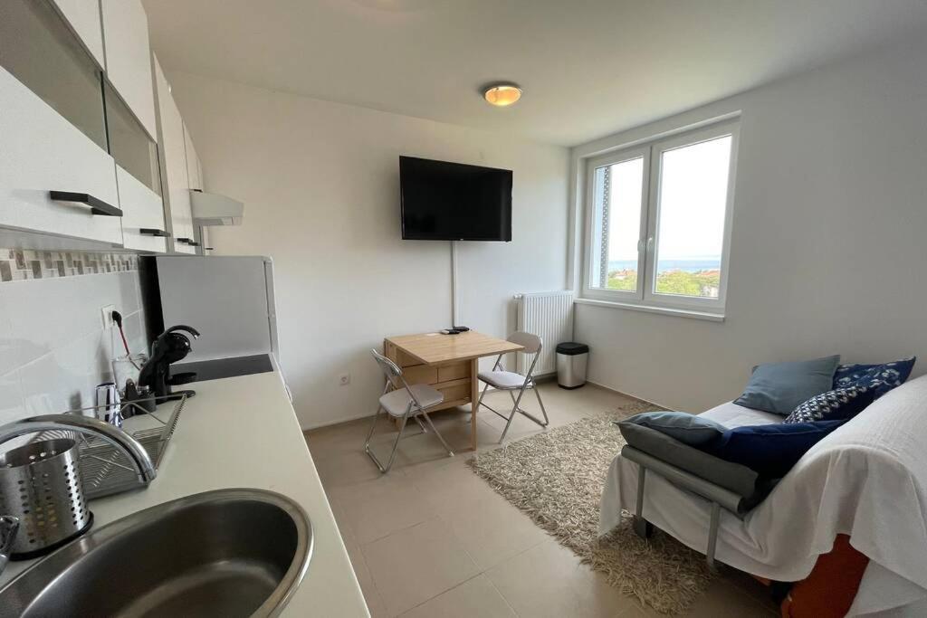 Apartment Gema - One Bedroom Apartment Izola Exteriér fotografie